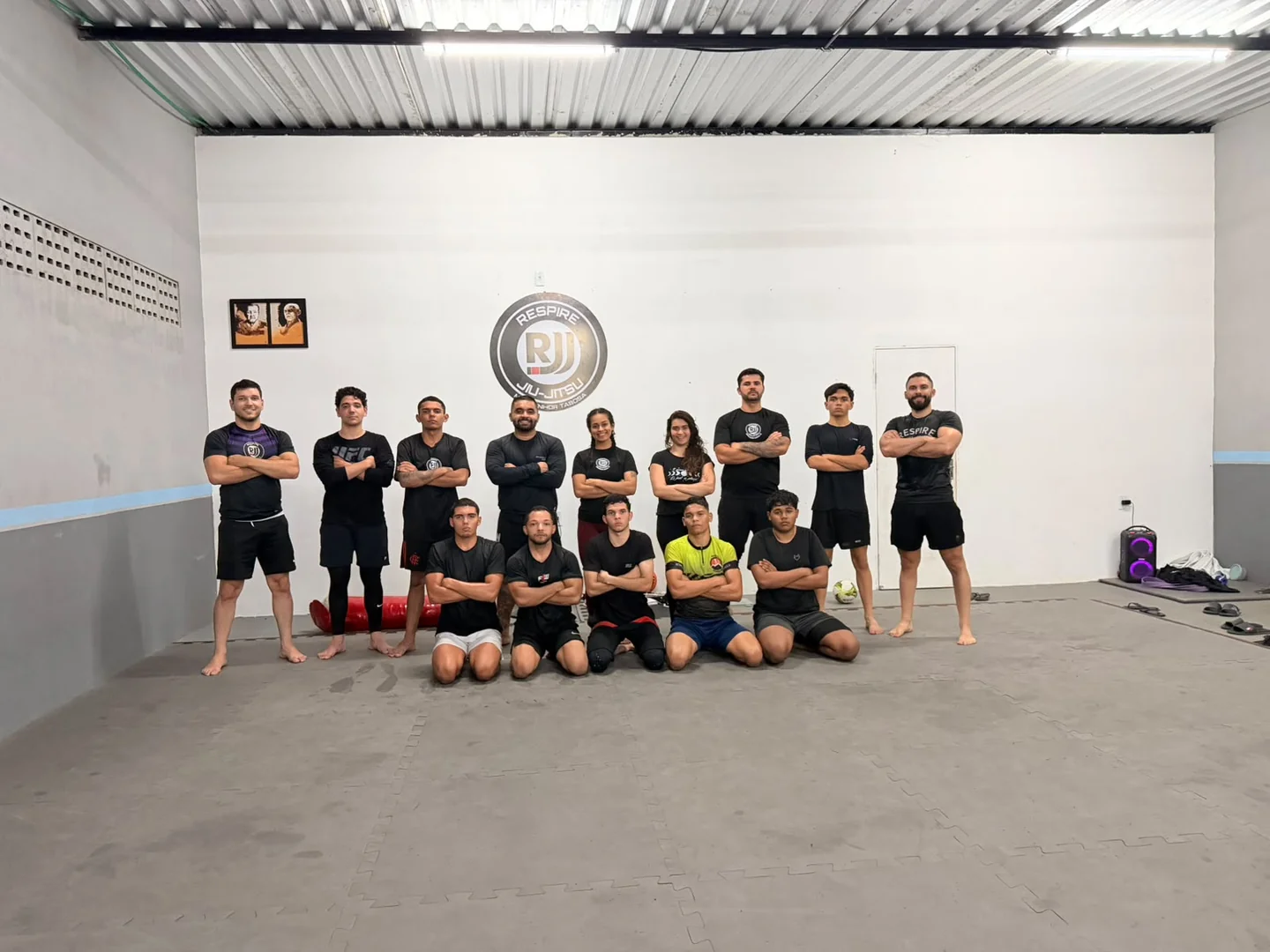 Turma de No-Gi da Respire reunida sem kimono